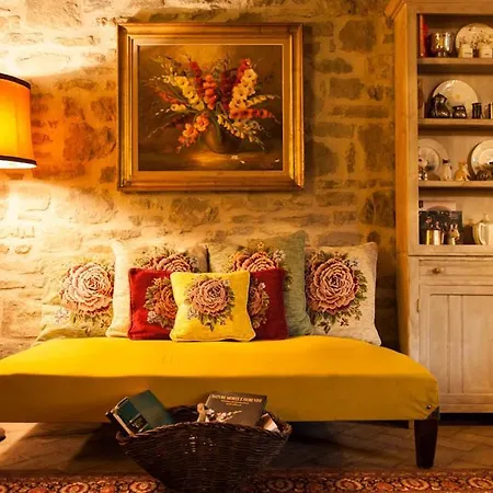 Sleeps 2 Pool Air Con Wifi דירה