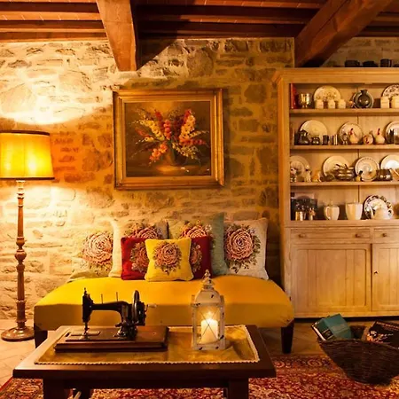 Sleeps 2 Pool Air Con Wifi דירה Subbiano